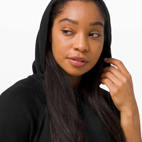 Lululemon Opened Up Poncho in Black - Picture 4 of 12